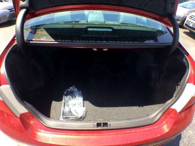 2017 Toyota Camry SE 4dr Sedan